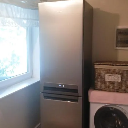 Appartamento Vaeikese Sisehooviga Korter Jahtsadama Vahetus Laeheduses *