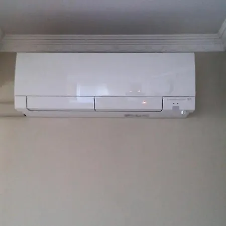 Appartamento Vaeikese Sisehooviga Korter Jahtsadama Vahetus Laeheduses *